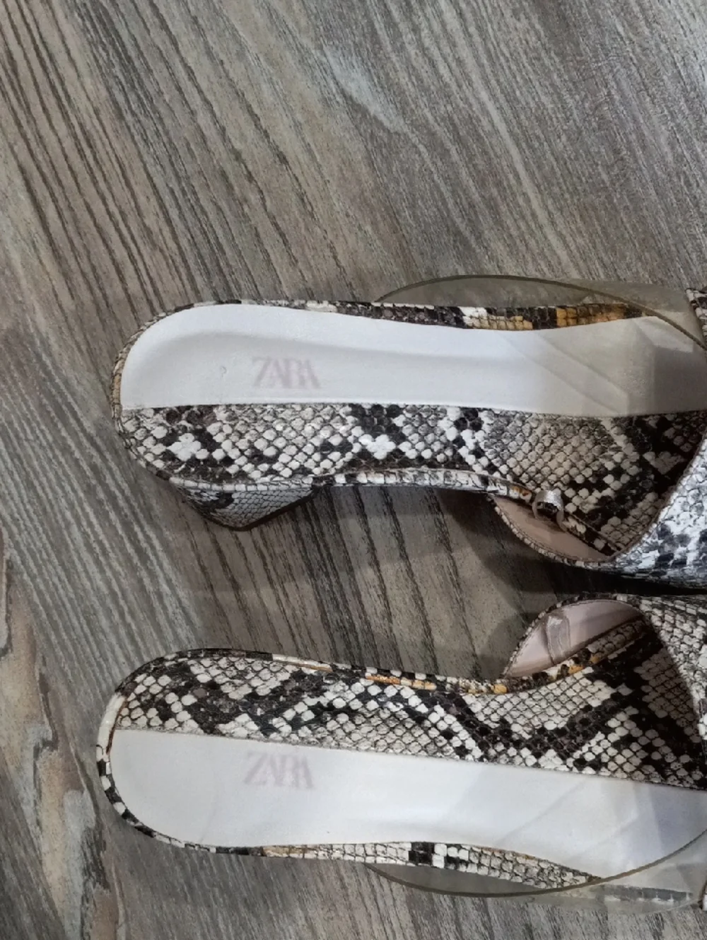 Zara Women's Snake-Print Slide Sandals in White/Brown - Picture 3 of 11